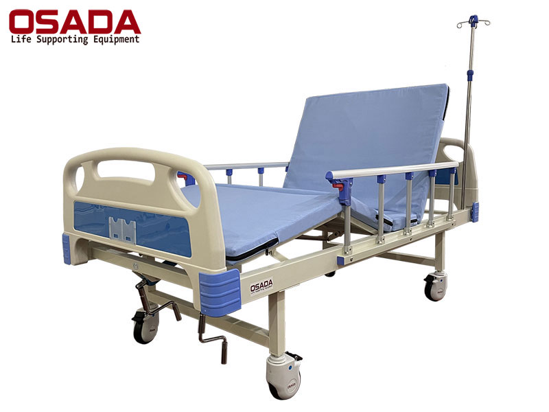 Giường bệnh 3 tay quay có bô vệ sinh OSADA SD-22TC